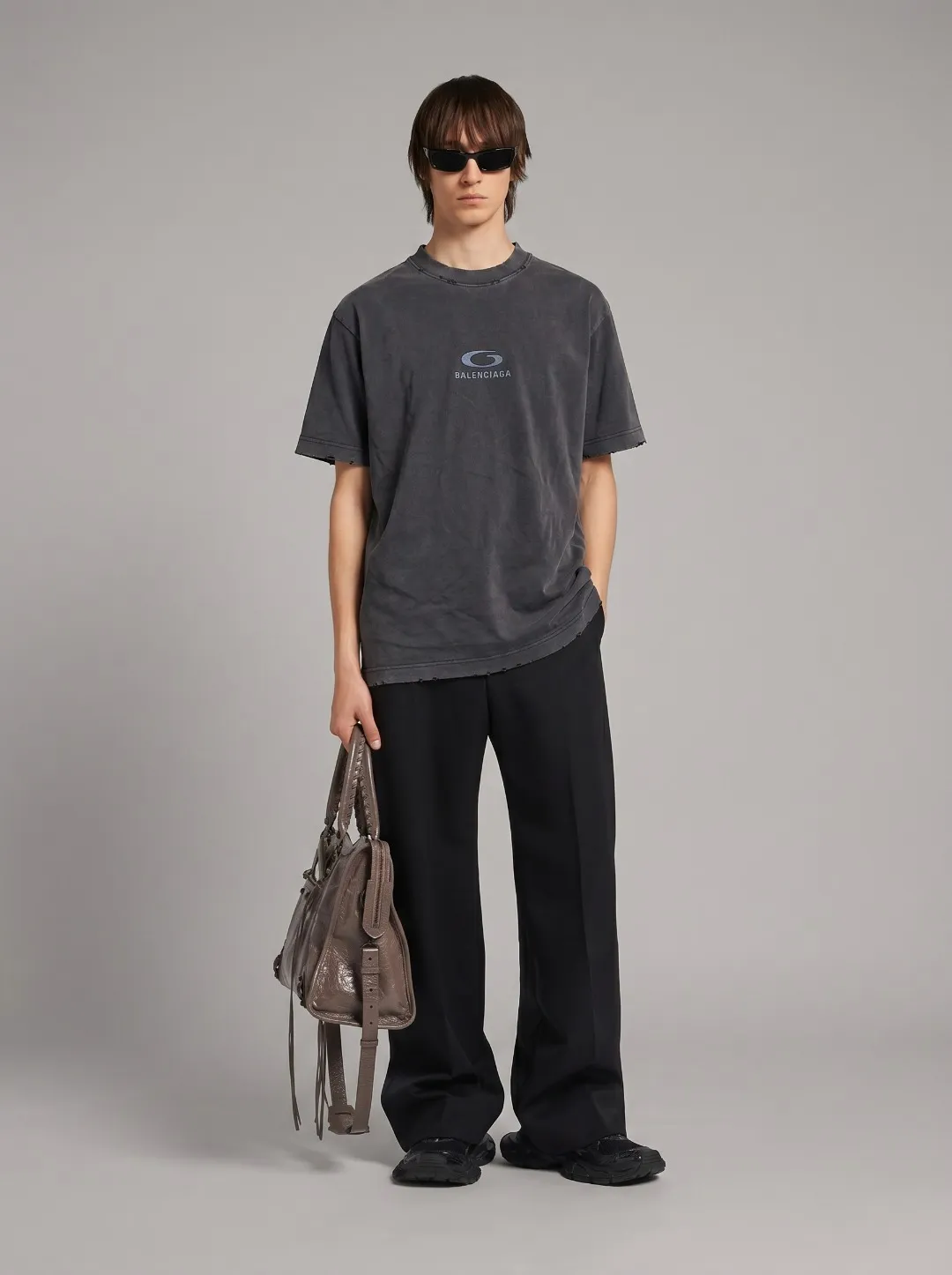 P100✨🔥 [balenciaga] 2026FW short-sleeved T-shirt Premium 26s double yarn 300g fabric embroidery process wash water spray Ma Jiu distressed color: wash water black wash water white wash water Khaki Size: S M L XL 2XL